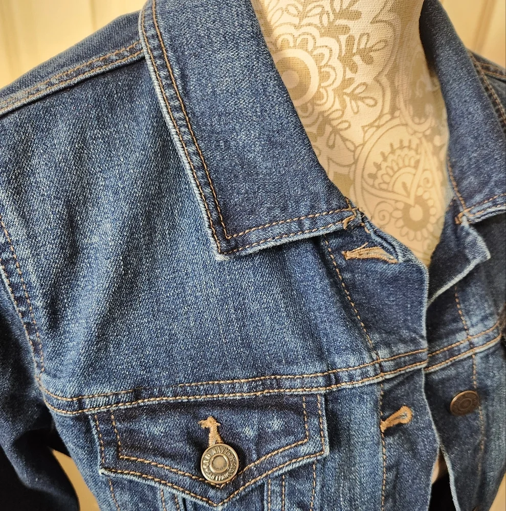 Old Navy Classic Denim Trucker Western Boho Jacket Size Medium